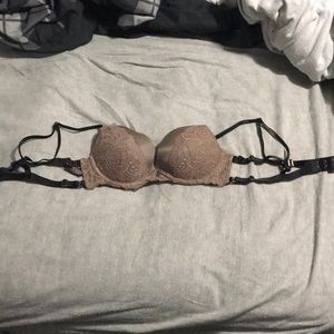 Strappy Vs bra